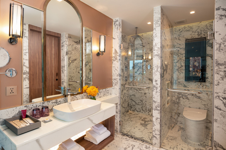 Bathroom 7