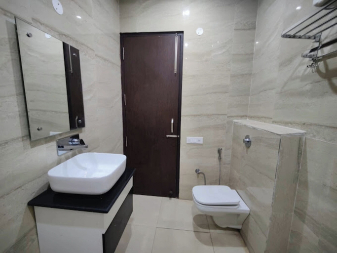 Bathroom, Hotel Royal Regency, Sahibzada Ajit Singh Nagar