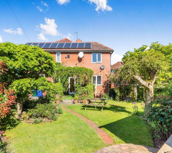 Exterior 2, Doncaster Dream House Retreat- Sleeps 9, Doncaster