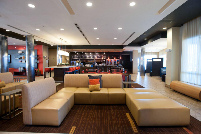 Public Area 2, Courtyard Evansville East, Vanderburgh