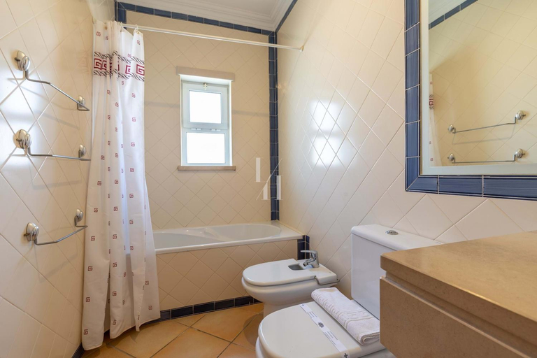 Bathroom 4, Old Village and Prestige, Loulé