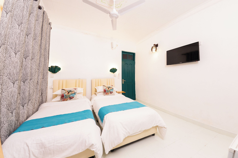 Bedroom 4, Fasdheythere Inn, Baa Atoll