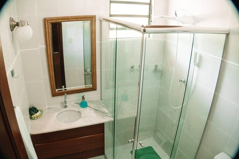 Bathroom, Amazônia ParkSuítes, Novo Airão