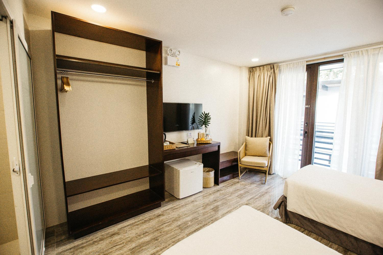Bedroom 4, Holiday Suites Port Barton, San Vicente