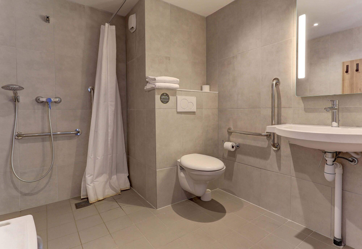 Bedroom 3, B&B HOTEL Epernay, Marne