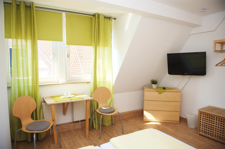 Bedroom 2, Berne S Altstadthotel, Ludwigsburg
