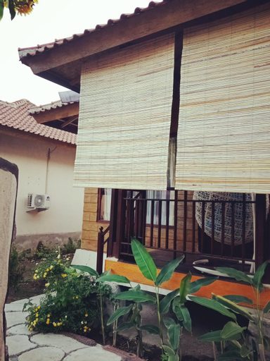 Exterior 15