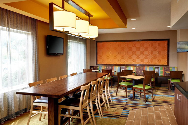 Food & Drinks 4, Fairfield Inn Port Huron, Saint Clair