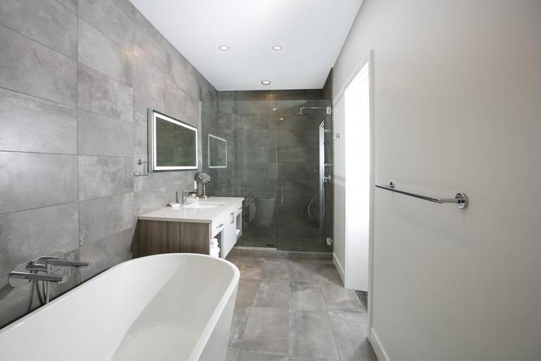 Others 5, The Inn at Therapy Vineyards, Okanagan-Similkameen