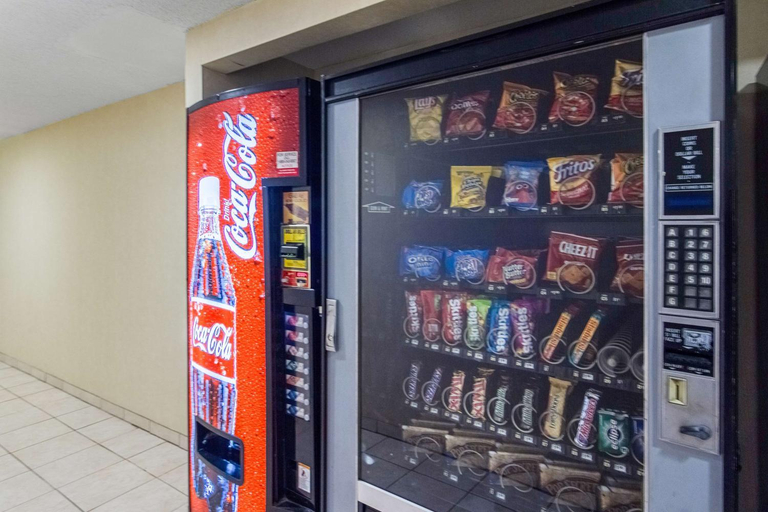 Food & Drinks, Motel6 Groton, CT, New London