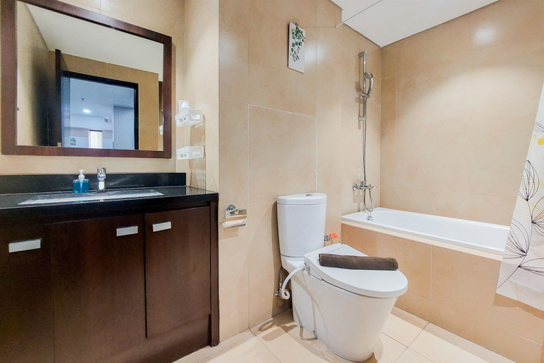 Bathroom 3, Comfy And Nice 2Br Branz Bsd City Apartment, South Tangerang