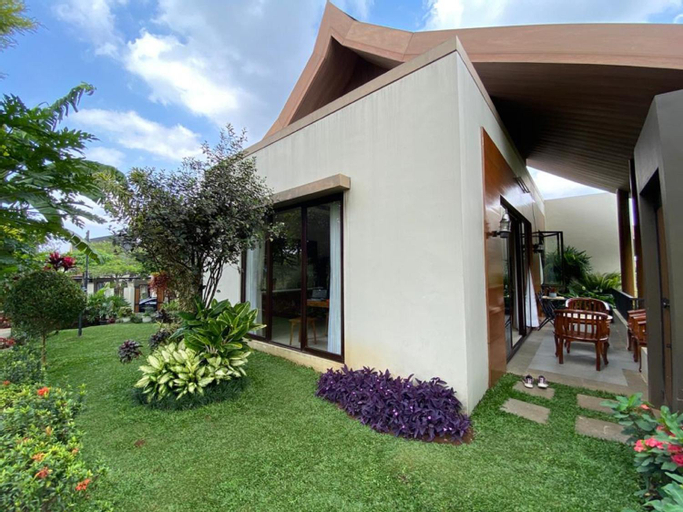 Exterior 7