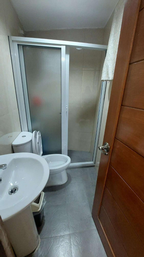 Bathroom 7