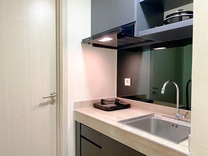 Others 2, Comfort 2BR with Work Space at Meikarta Apartment By Travelio, Cikarang