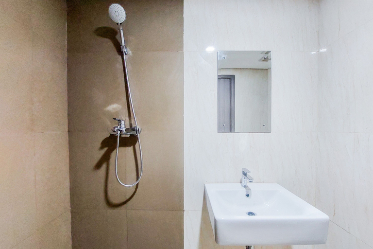 Bathroom 2, Minimalist 1Br At Tamansari Bintaro Mansion Apartment, Tangerang Selatan