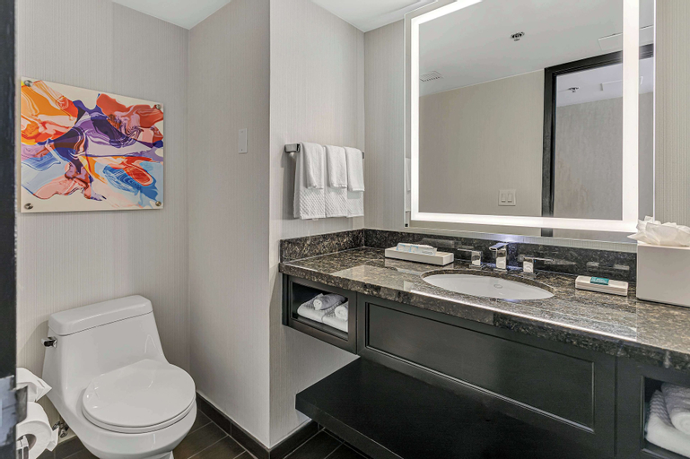 Bathroom 14