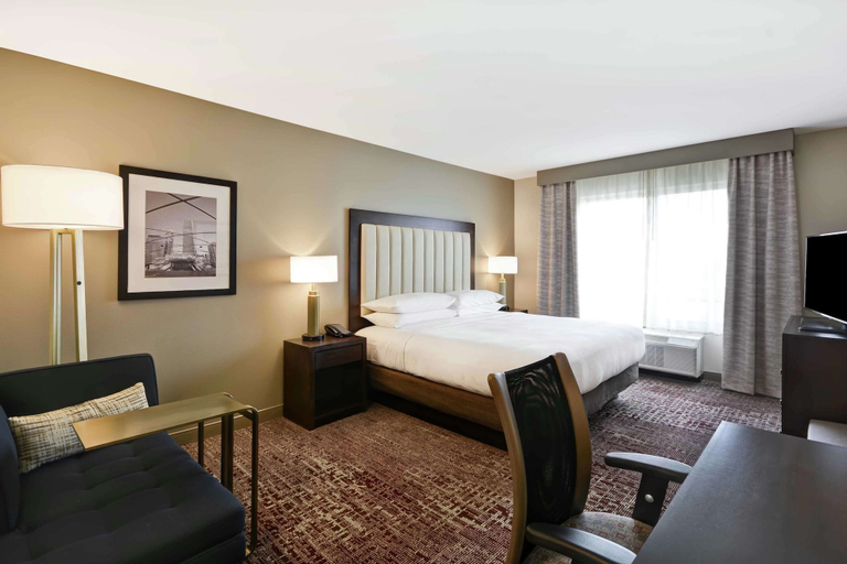 Bedroom 3, DoubleTree by Hilton Chicago Midway Airport, Cook