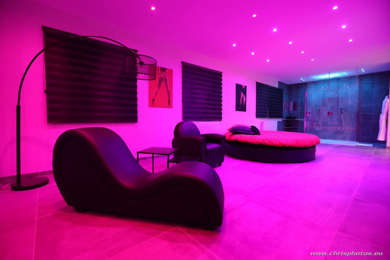 Others 3, Ds Plaisir Love Room avec sauna, jacuzzi a Nancy, Meurthe-et-Moselle