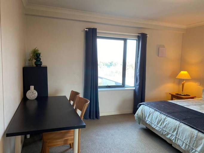 City River Views Free Parking WIFI Netflix Wine, Perth