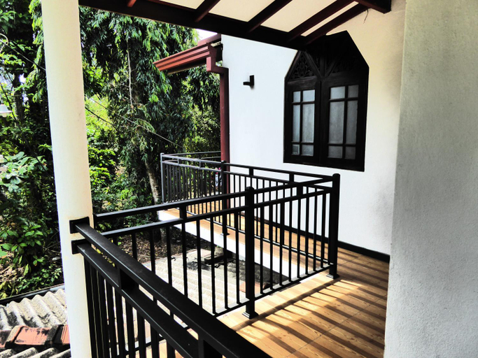 Public Area 3, DiNi Galle, Galle Four Gravets