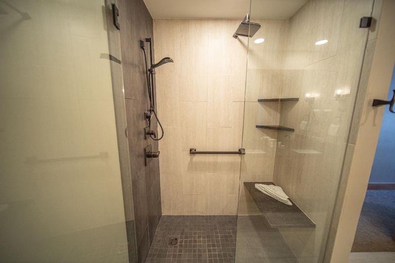 Bathroom 4, Expedition Station 8608, Summit