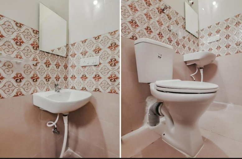 Bathroom 4, ROYAL WOOD DELUXE, Bangalore