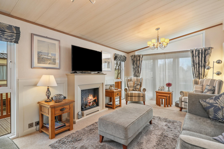 Others 4, Cormorant - Luxury Lodge Close to the Beach, Pembrokeshire
