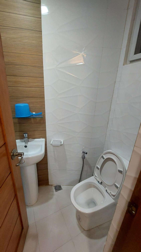 Bathroom 9