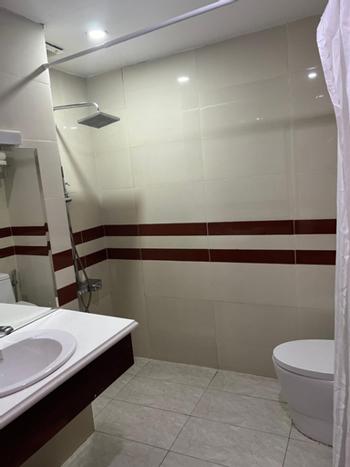 Bathroom 7