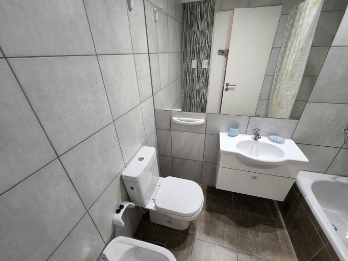 Bathroom 2, Bravo Aps, Distrito Federal