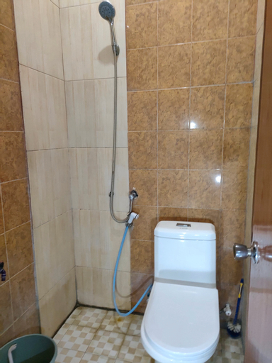 Bathroom 10