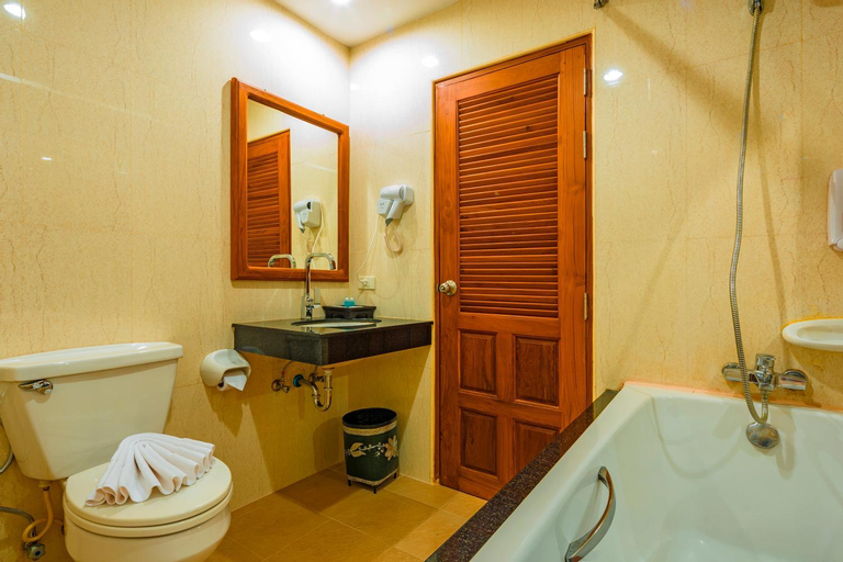 Bathroom 10