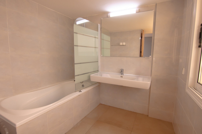 Bathroom 4, Phaedrus Living Beachfront Villa Mare
