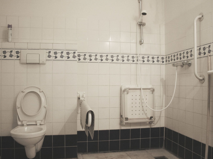 Bathroom 4, Luxury Mansion near Sea in Pingjum, Wûnseradiel