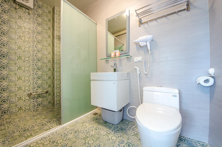 Bathroom 1, Chi's House B&B, Taitung