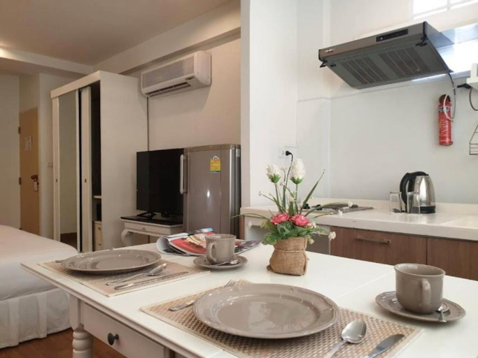 Dining Room 10
