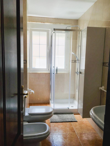 Bathroom, Apartamento Praia de Quenxe, A Coruña