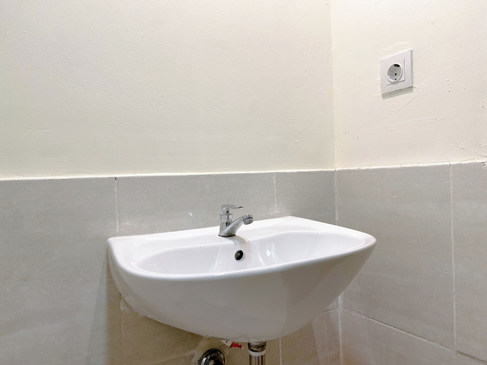 Bathroom 8