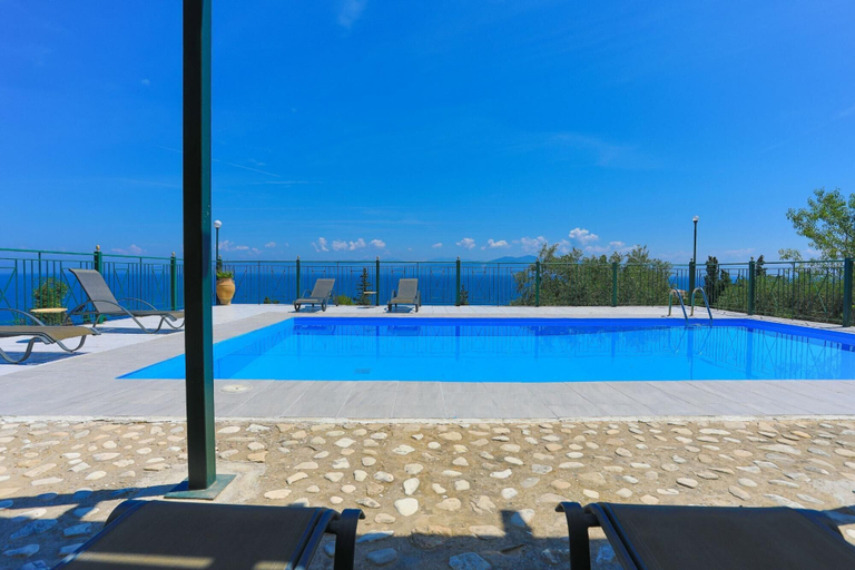Room 2, Antigoni Villa Dio in Longos, Ionian Islands