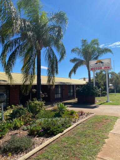 Others 4, Country Roads, Parkes
