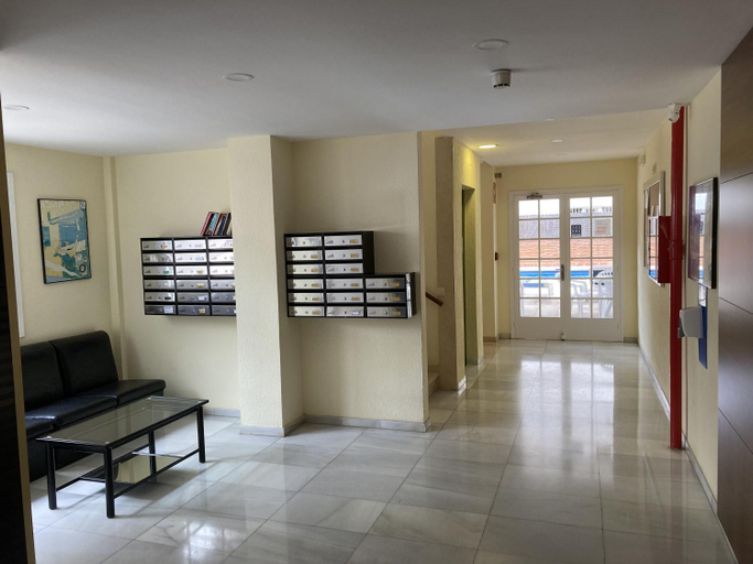 Others 4, Sunny apartment with pool, Girona