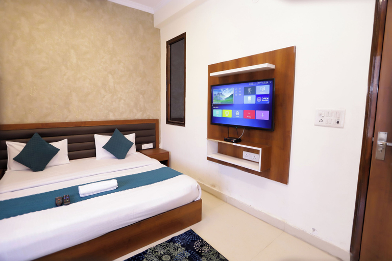 Bedroom 4, The Regal Inn, Gautam Buddha Nagar