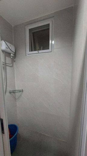 Bathroom 10