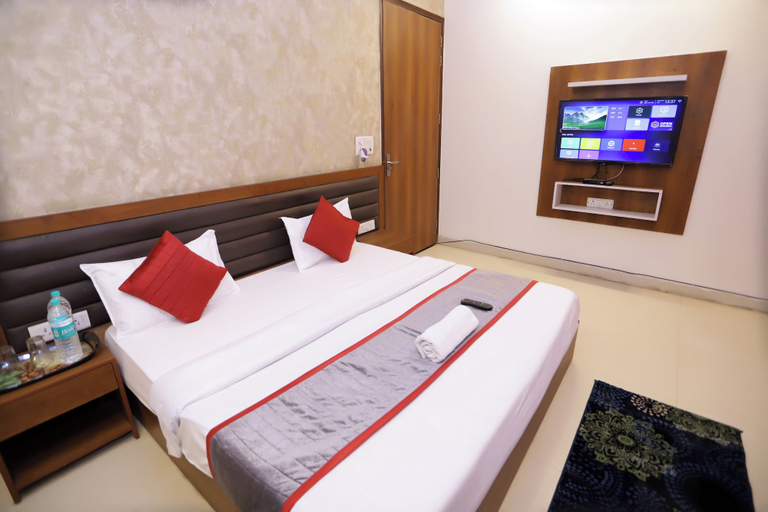 Bedroom 3, The Regal Inn, Gautam Buddha Nagar