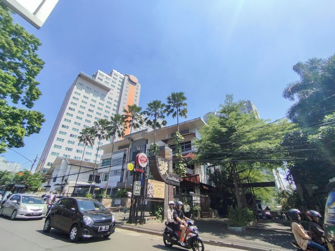 Exterior & Views 2, Homey 3Br Galeri Ciumbuleuit 1 Apartment, Bandung