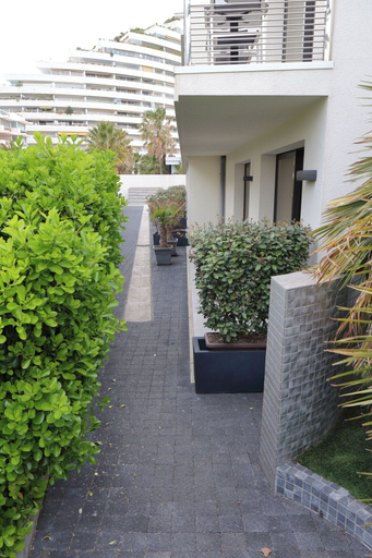 Exterior & Views 2, Hotel Villa Azur, Alpes-Maritimes