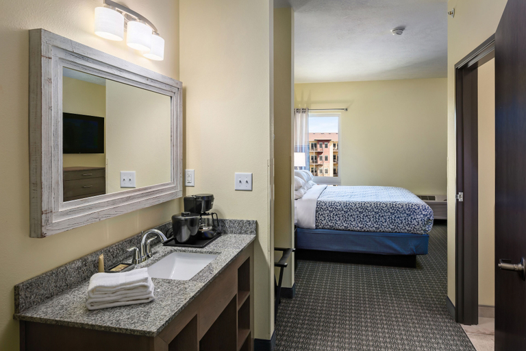 Bedroom 3, Bridges Bay Resort, Dickinson