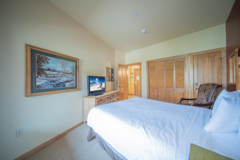 Bedroom 3, Arapahoe Lodge 8116, Summit