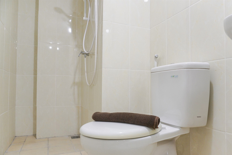 Bathroom 3, Comfort Stay 2Br Apartment M-Town Residence, Tangerang