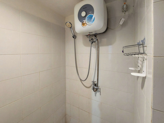 Bathroom 5, Good And Restful Studio (No Kitchen) At Sentraland Medan Apartment, Medan
